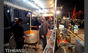 موکب هیئت الرضا(ع) در میدان حسن آباد 23