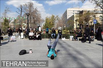 خیابان پانزده خرداد در روزه های پایانی سال‎ 22