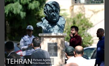 رونمایی از سردیس عزت الله انتظامی 9