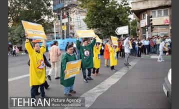 آموزش فرهنگ ترافیک توسط بچه های سندرم دان 19