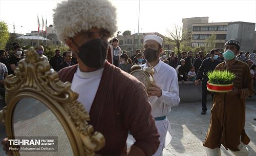 اجرای کارناوال نوروزی لبخند بهار در بوستان دانشجو 15