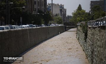 مسیل رودخانه مترو صادقیه