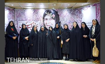 سی‌و‌هفتمین شب شاعر‎ 21