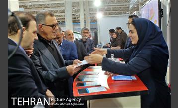 بازدید مشاور و مدیر کل دفتر شهردار تهران از هفتمین نمایشگاه ایران ساخت 8
