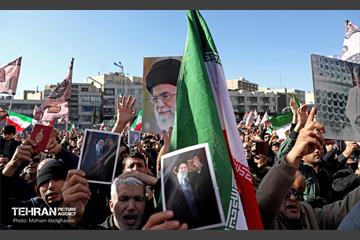 اجتماع مردم تهران در پی شهادت رهبر انقلاب - 2 43