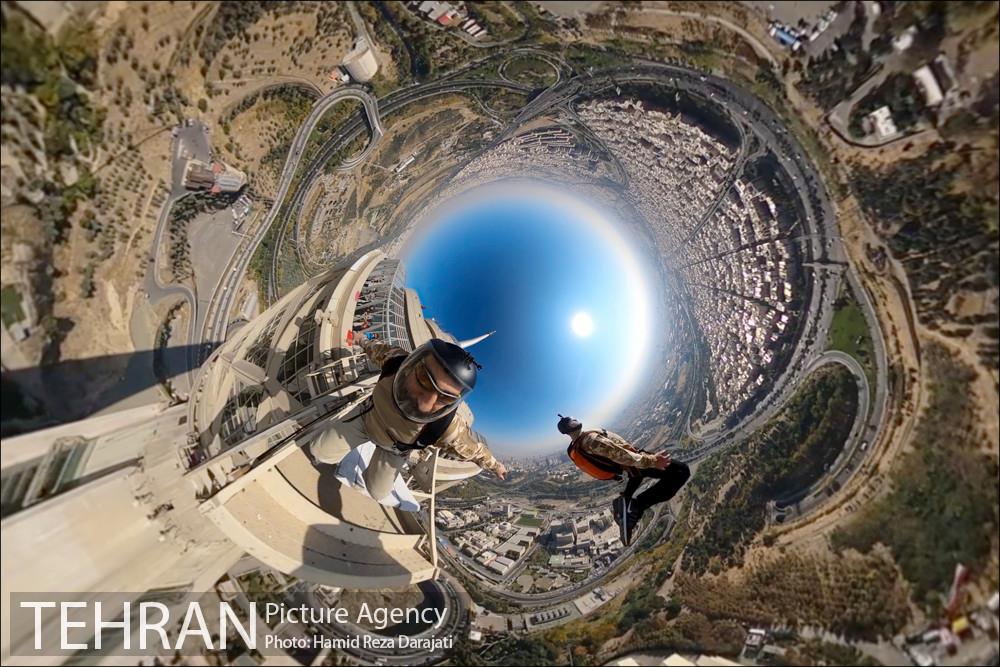 برج میلاد، میزبان هفتمین پرش بیس جامپ 21