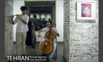 نمایش آثار مسابقه قایم باشک‎ 9