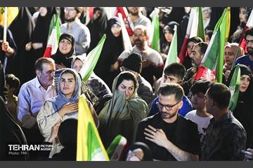 آیین بدرقه زائر اولی‌ها به‌ سوی عتبات عالیات در میدان انقلاب 4