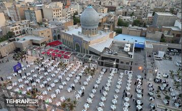 افطاری شهردار تهران با حضور خانواده شهدا 1