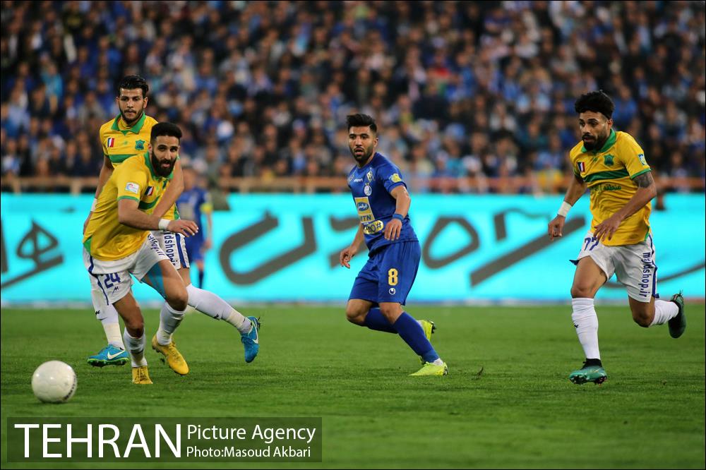 دیدار تیم های استقلال تهران و نفت آبادان  17