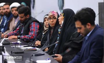 نشست صمیمانه اعضای گروه‌های جهادی با شهردار تهران 16