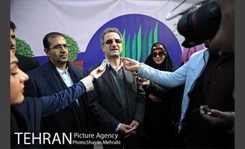 بازدید نماینده مجلس و استاندار تهران از نورزگاه بلوار کشاورز 6