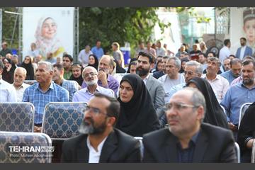 رونمایی از مجسمه های 6 شهید در منطقه 15 30