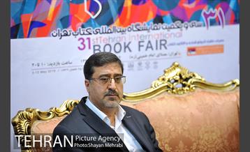 بازدید حسینی مکارم سرپرست شهرداری تهران ار نمایشگاه کتاب 5
