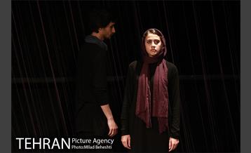 نمایش هویت پروانه های مرده‎ 9