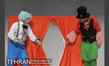 نمایش «مخ پریشون های شلم‎» 11