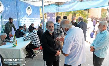 میز خدمت شهرداری تهران در نماز جمعه 40