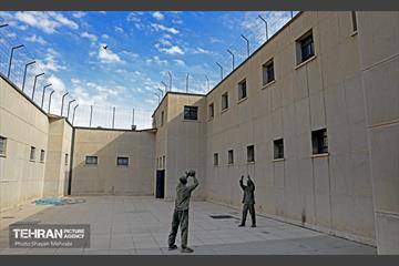 باغ موزه قصر (زندان سیاسی)‎ 6