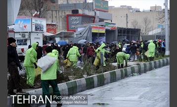 خدمات شهرداری تهران در پایان راهپیمایی یوم الله 22 بهمن 20