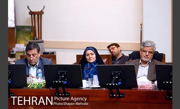 نخستین جلسه مجمع ٥١ نفره امید با حضور شهردار و استاندار تهران 15