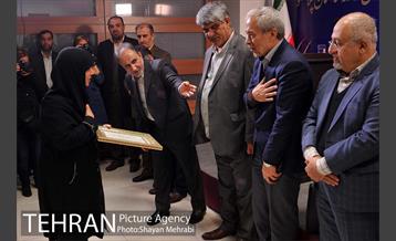 تجلیل از خانواده شهدای آتش‌نشان حادثه پلاسکو با حضور شهردار تهران 51