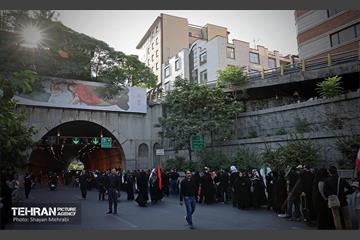 اقامه نماز بر پیکر آقای شهید ایران - 3 37