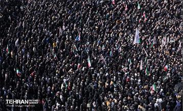 اجتماع مردم تهران در پی شهادت رهبر انقلاب - 1 35