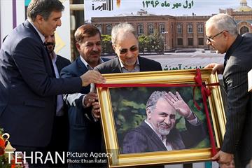 شهردار تهران در آیین نواختن زنگ سال تحصیلی جدید در دبیرستان ماندگار البرز 31