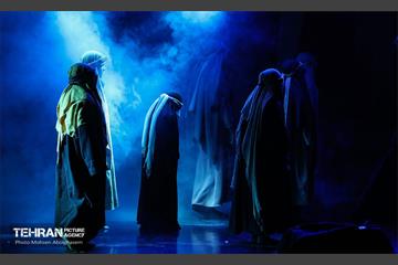 نمایش آیینی خانه ای از گل و اندوه 52