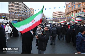 جشن نیمه‌شعبان در میدان ولی‌عصر (عج) - 3 15