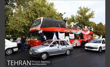 کاروان غدیر خوانى در خیابان هاى تهران 12