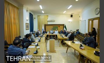 نشست صمیمانه شهردار تهران با شورای عالی و مدیرعامل خانه ی هنرمندان ایران 14