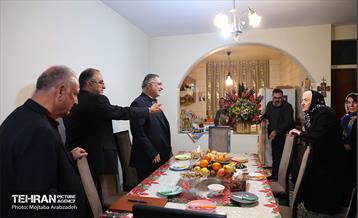 دیدار شهردار تهران با خانواده شهید زوریک مرادیان 5