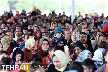 اجرای برنامه عموپورنگ در بوستان زندگی محله هرندی 12