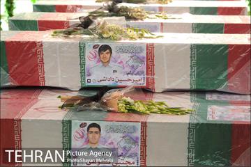تشییع شهدای آتش نشان در شبستان مصلی 30