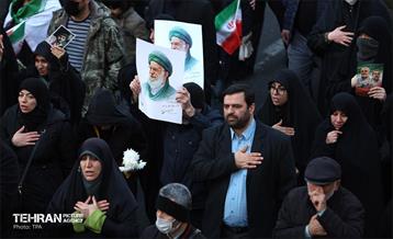تشییع پیکر ۱۰۰ شهید مردمی و مدافع امنیت در تهران 5