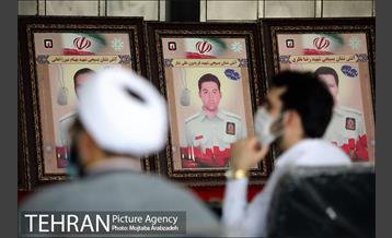 آیین پرچم گردانی حرم امام رضا در ایستگاه آتشنشانی 10