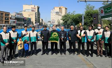 عزاداری شهادت امام صادق (ع) در میدان صادقیه 1