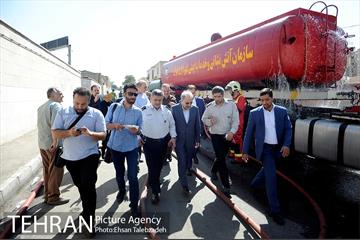 آتش سوزی انبار کالا در خیابان فداییان اسلام 17