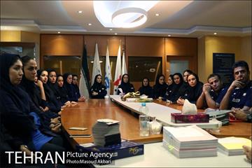 بدرقه دکتر داورزنى از تیم ملى والیبال بانوان  14