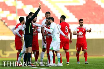 دیدار تیم های فوتبال پرسپولیس و ذوب آهن 15