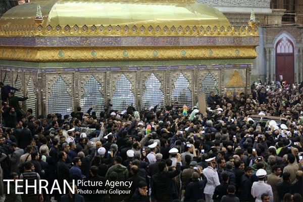 تشییع و خاکسپاری پیکر آیت الله هاشمی رفسنجانی در حرم امام (ره)‎ 10