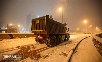 به وقت خدمت؛ برف‌روبی منطقه 1 شهرداری تهران 8