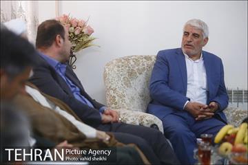 دیدار شهردار از خانواده شهید طباطبایی نیا 12