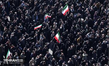 اجتماع مردم تهران در پی شهادت رهبر انقلاب - 1 40