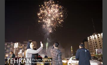 نورافشانی میدان ولیعصر(عج) به مناسبت روز مادر 18