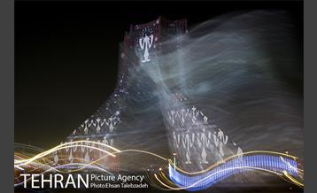 سیمرغ صلح بر برج آزادی 16