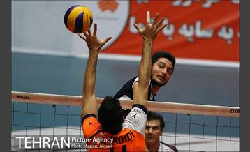 دیدار تیم های والیبال سایپا تهران و صالحین ورامین