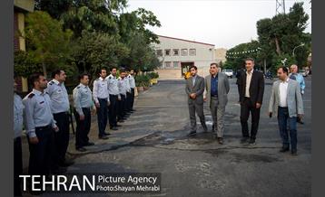 بازدید شهردار تهران از خسارت آتش سوزی اخیر میدان حسن آباد 32