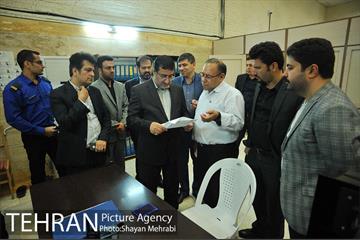 سرپرست شهرداری تهران و رئیس مرکز ارتباطات و امور بین الملل شهرداری تهران در بازدید از فعالیت‌های شبانه شهرداری و زندگی شبانه مردم تهران 33